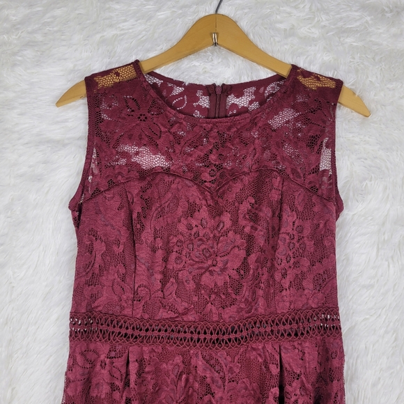 NWT Med Allandwell Lace Dip Floral Wine Red Hem Burgundy Feminine Whimsical - Picture 2 of 11
